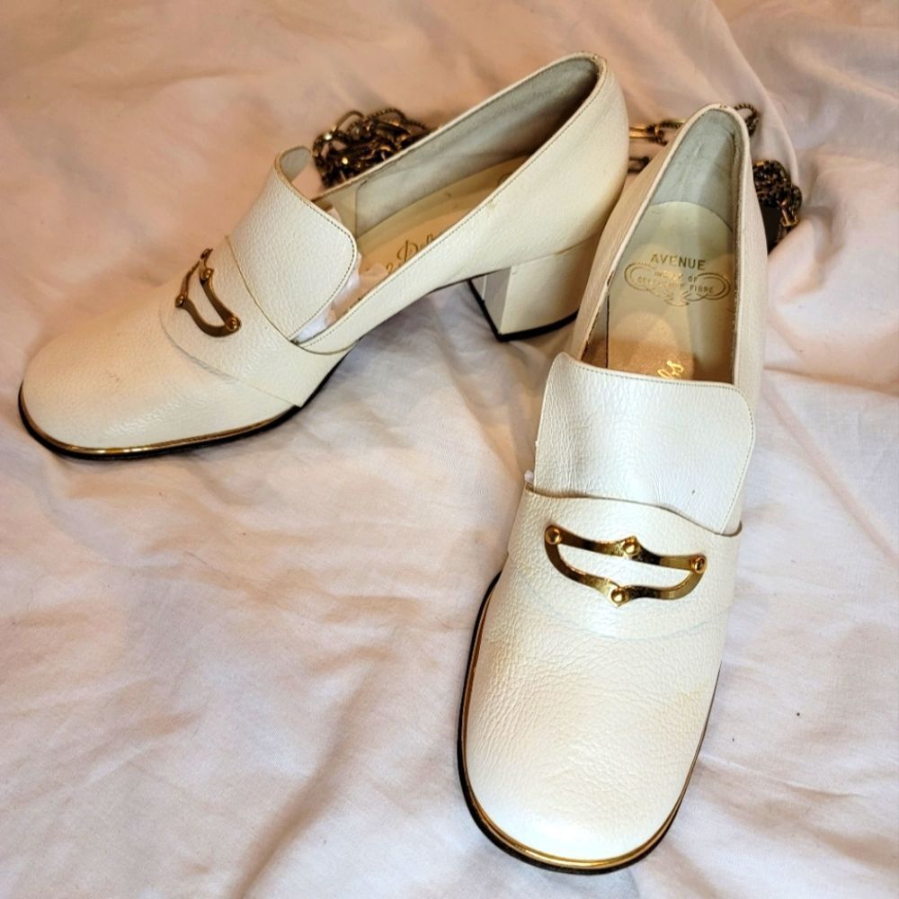NEW UNWORN VINTAGE Pirate Vamp 2 inch heel Loafer pump soft soft leather